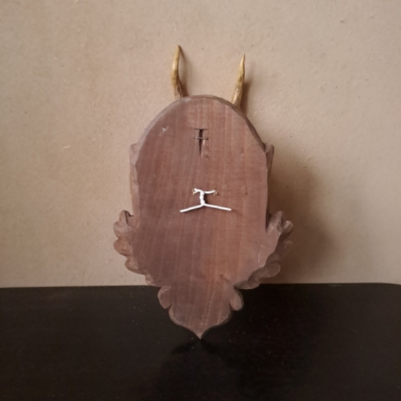 Carved Wooden Hunting Trophy Board with Skull and Small Deer Antlers - Picture 5 of 5